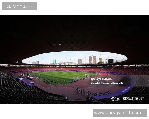 荷兰与英格兰下半场精彩对决分析与战术探讨